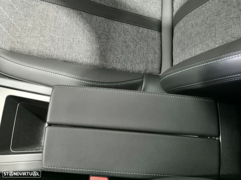Peugeot 408 1.2 Hybrid Allure e-DCS6 - 21
