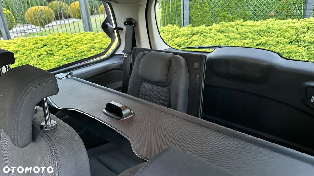 Ford S-Max - 34