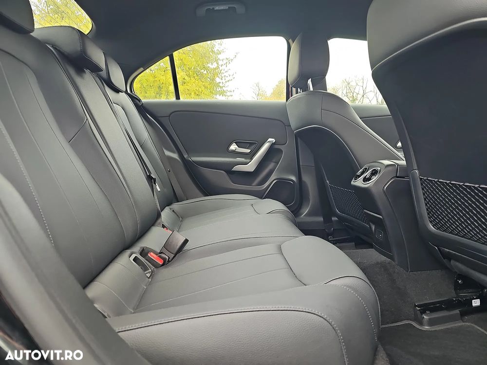 Mercedes-Benz A 200 7G-DCT - 12