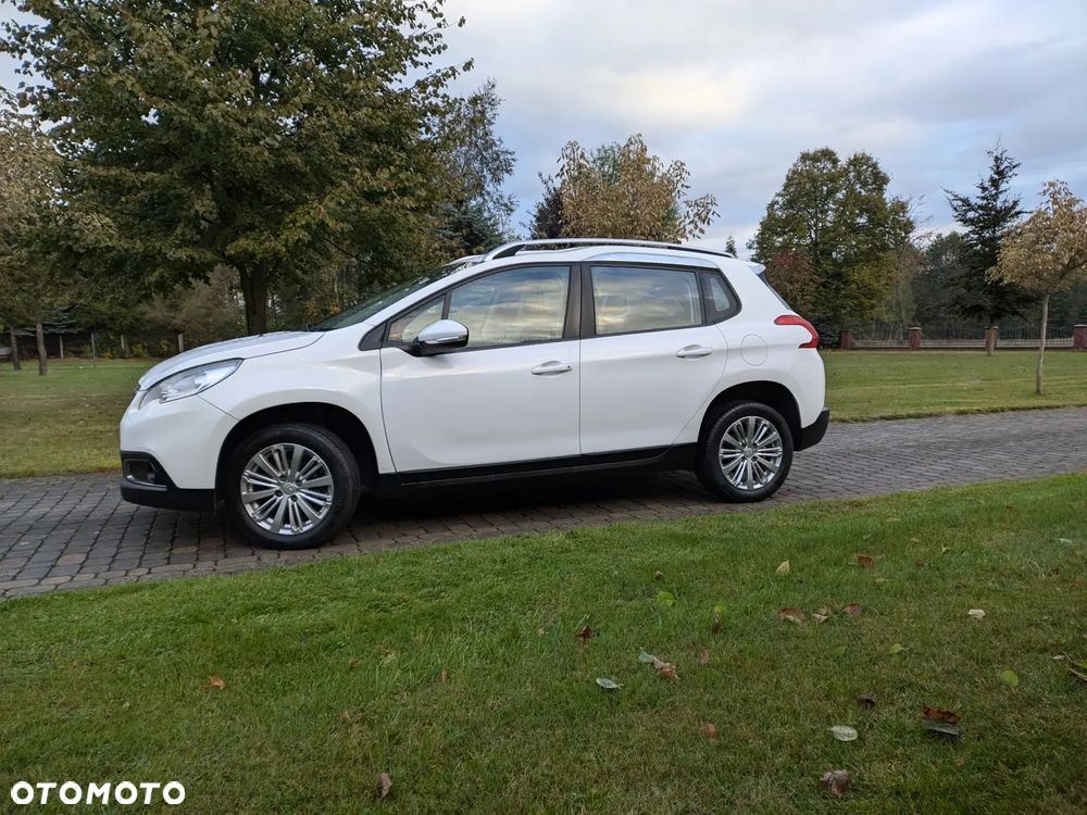 Peugeot 2008 1.2 Pure Tech Signature - 9