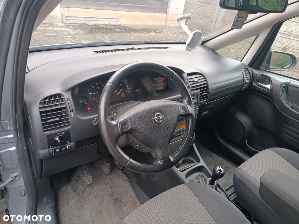 Opel Zafira 2.0 DTI - 13