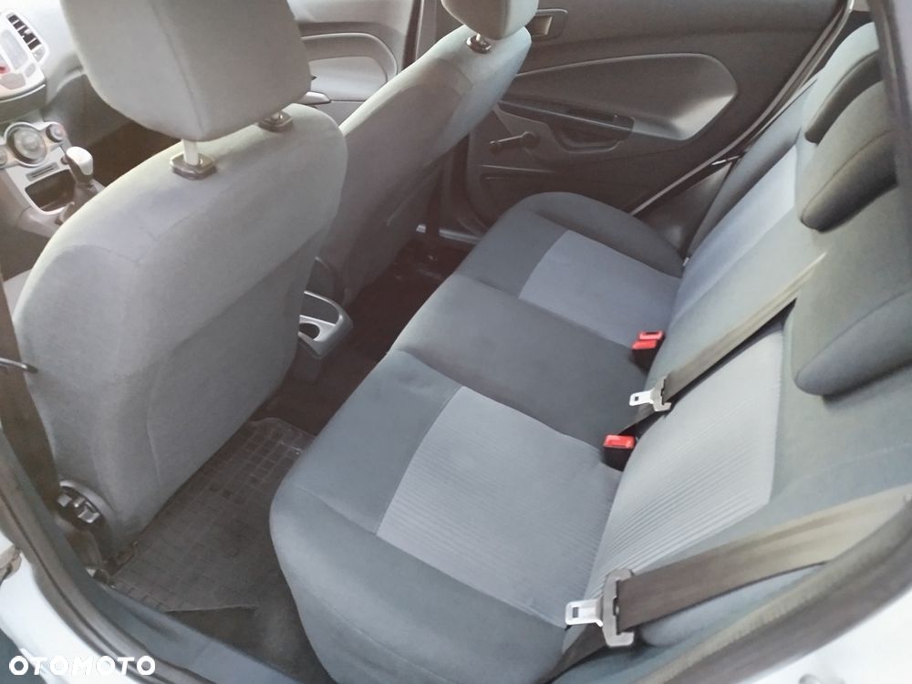 Ford Fiesta 1.4 TDCi Ambiente - 11