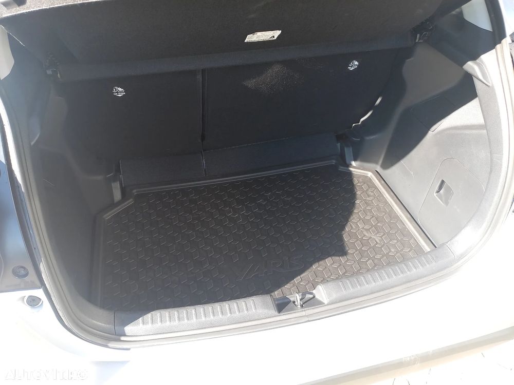 Toyota Yaris 1.5 116 CP HEV Business - 28