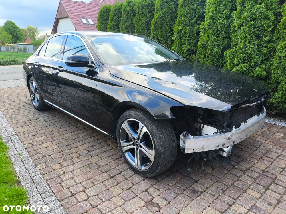 Mercedes-Benz Klasa E 220 d 9G-TRONIC Exclusive - 17