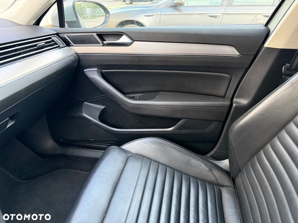 Volkswagen Passat 1.8 TSI BMT Highline DSG - 23