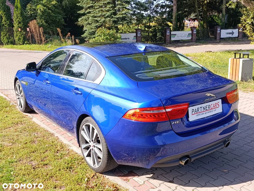 Jaguar XE - 6