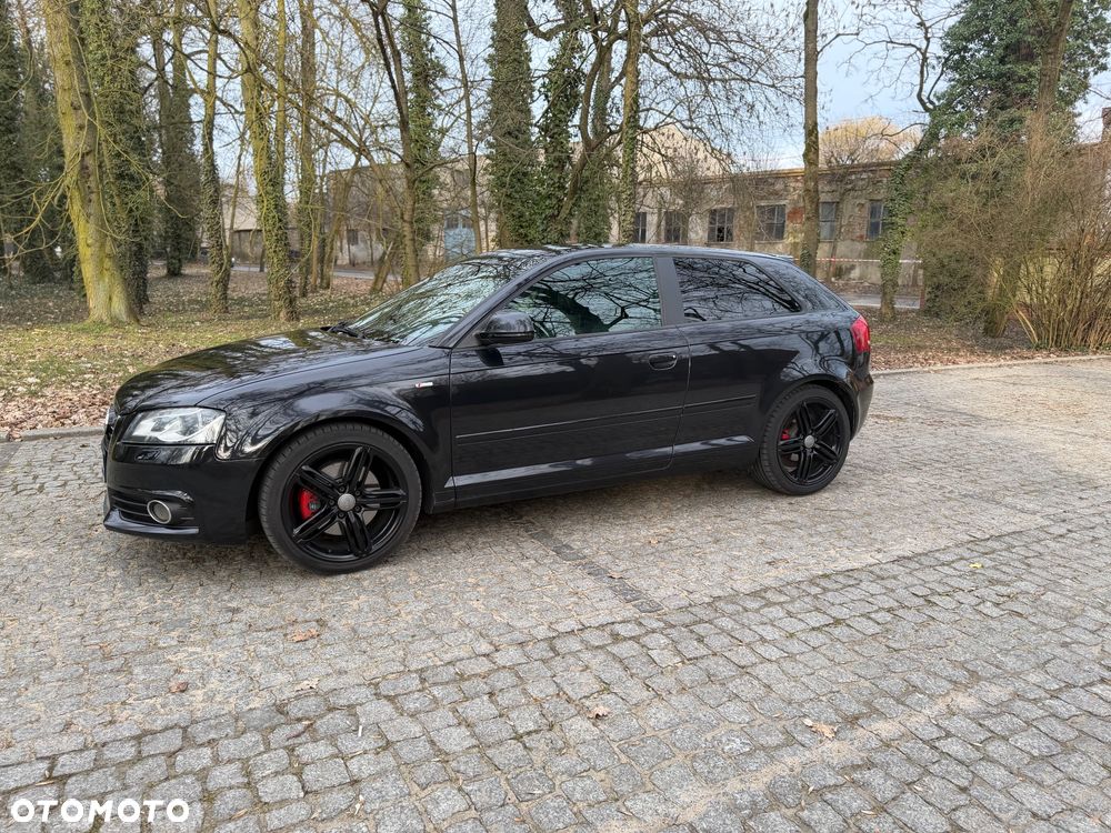 Audi A3 3-drzwiowe 2.0 TDI DPF Ambition S tronic - 3