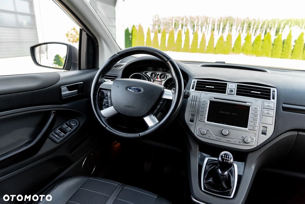 Ford Kuga 2.0 TDCi 2x4 Titanium - 24