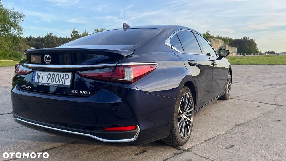 Lexus ES 300h Prestige - 4
