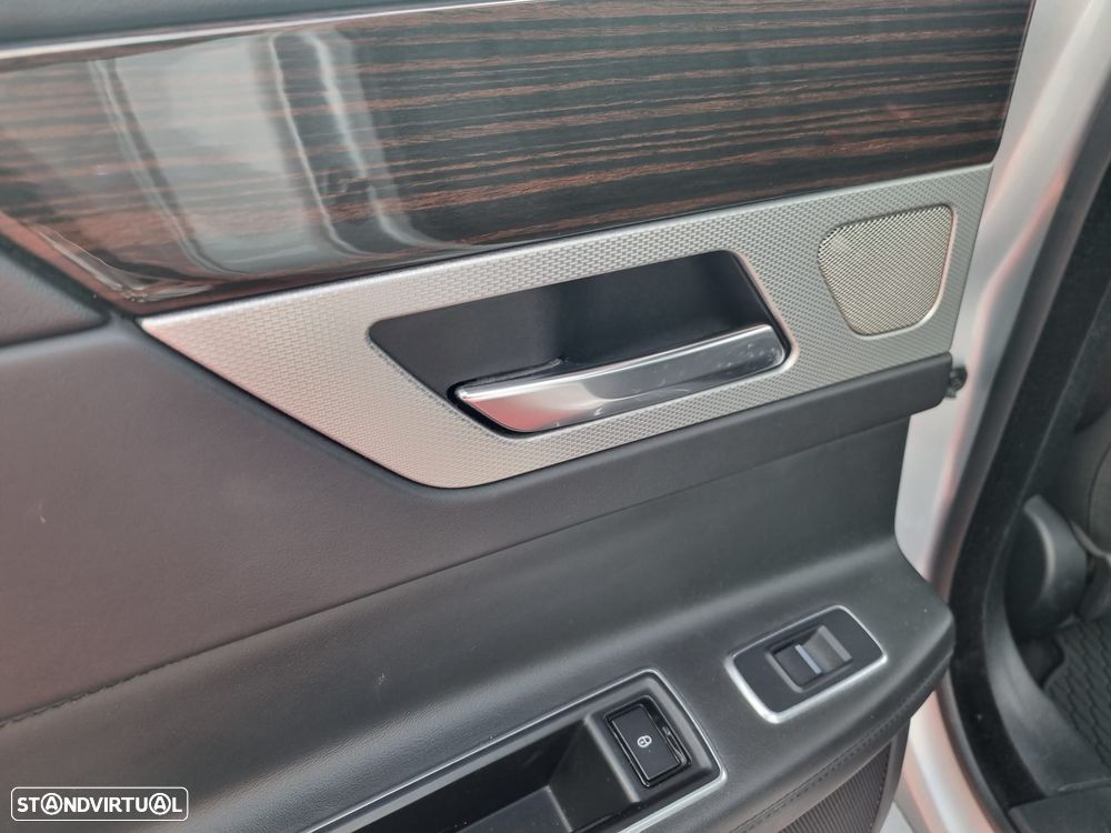 Jaguar XF 20d Aut. R-Sport - 22