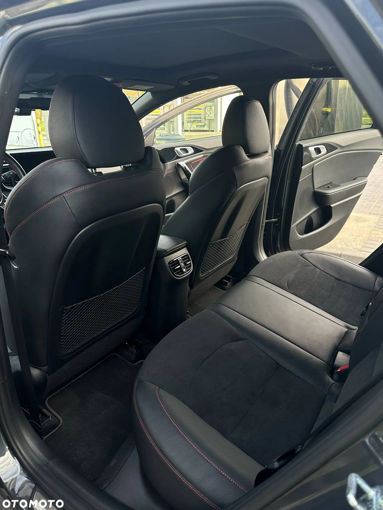 Kia ProCeed 1.6 T-GDI GT DCT - 14