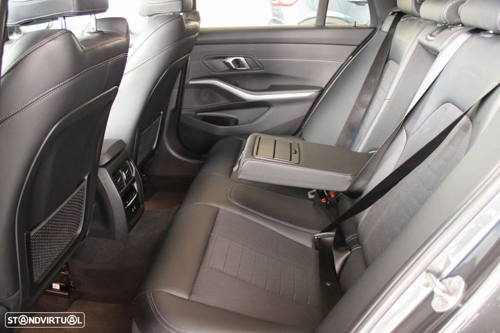 BMW 320 e Touring Corporate Edition Auto - 13