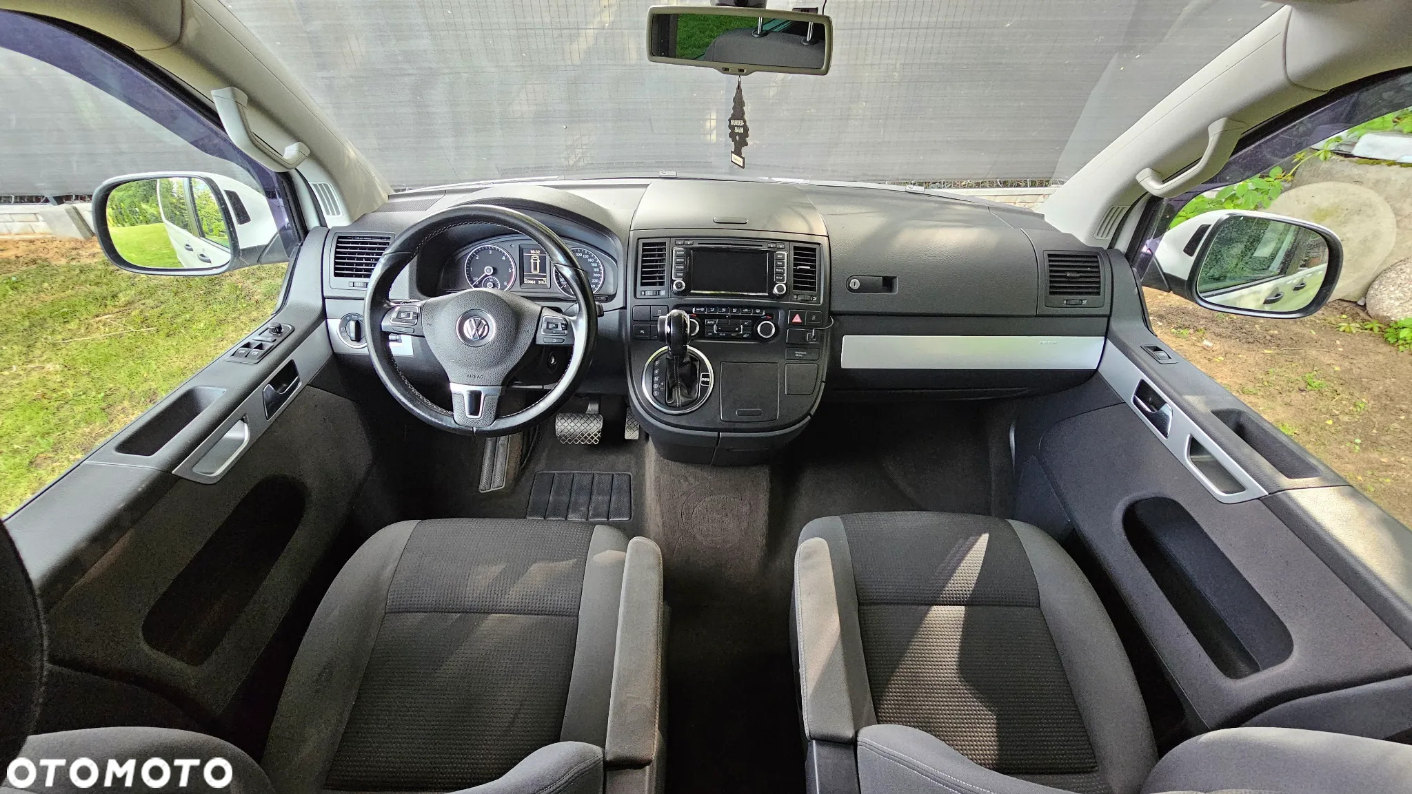 Volkswagen Multivan - 16