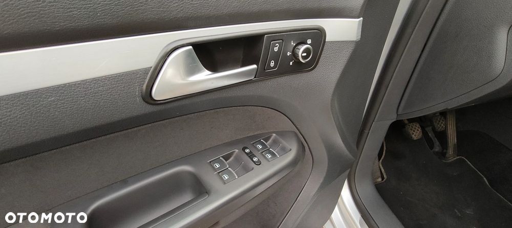 Volkswagen Touran 1.6 TDI DPF BlueMotion Technology Cup - 40