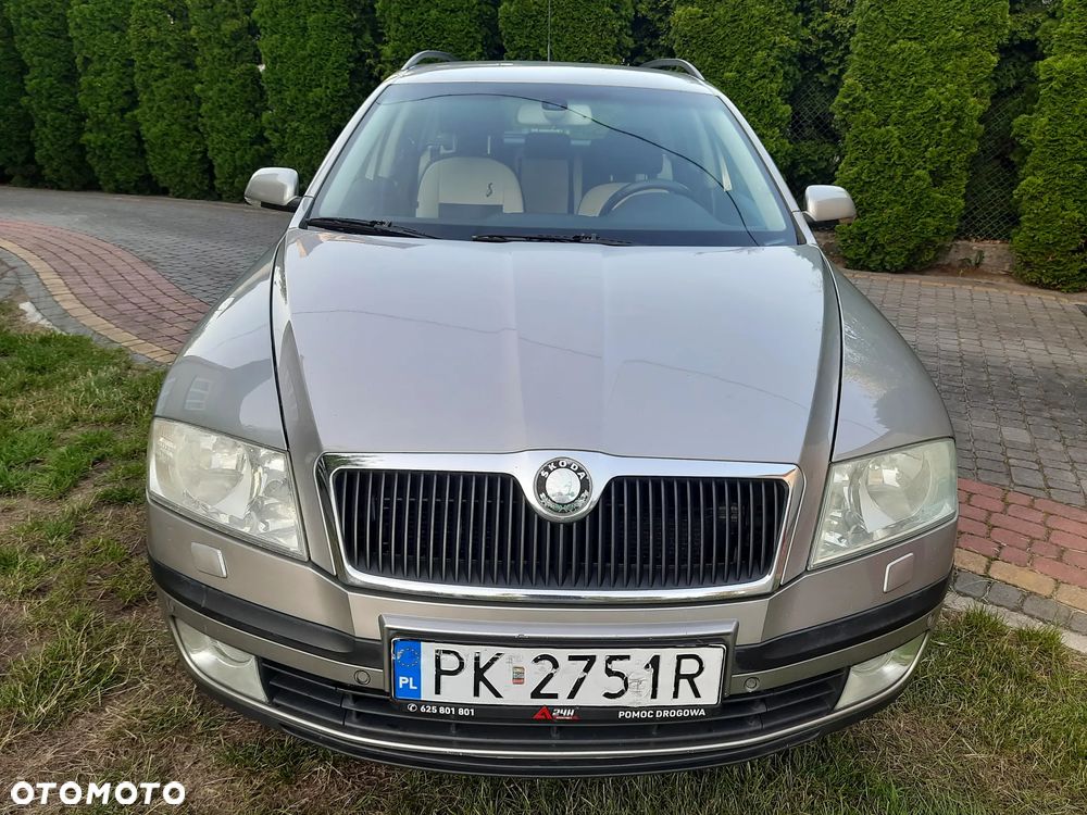 Skoda Octavia 1.6 Combi Style - 4