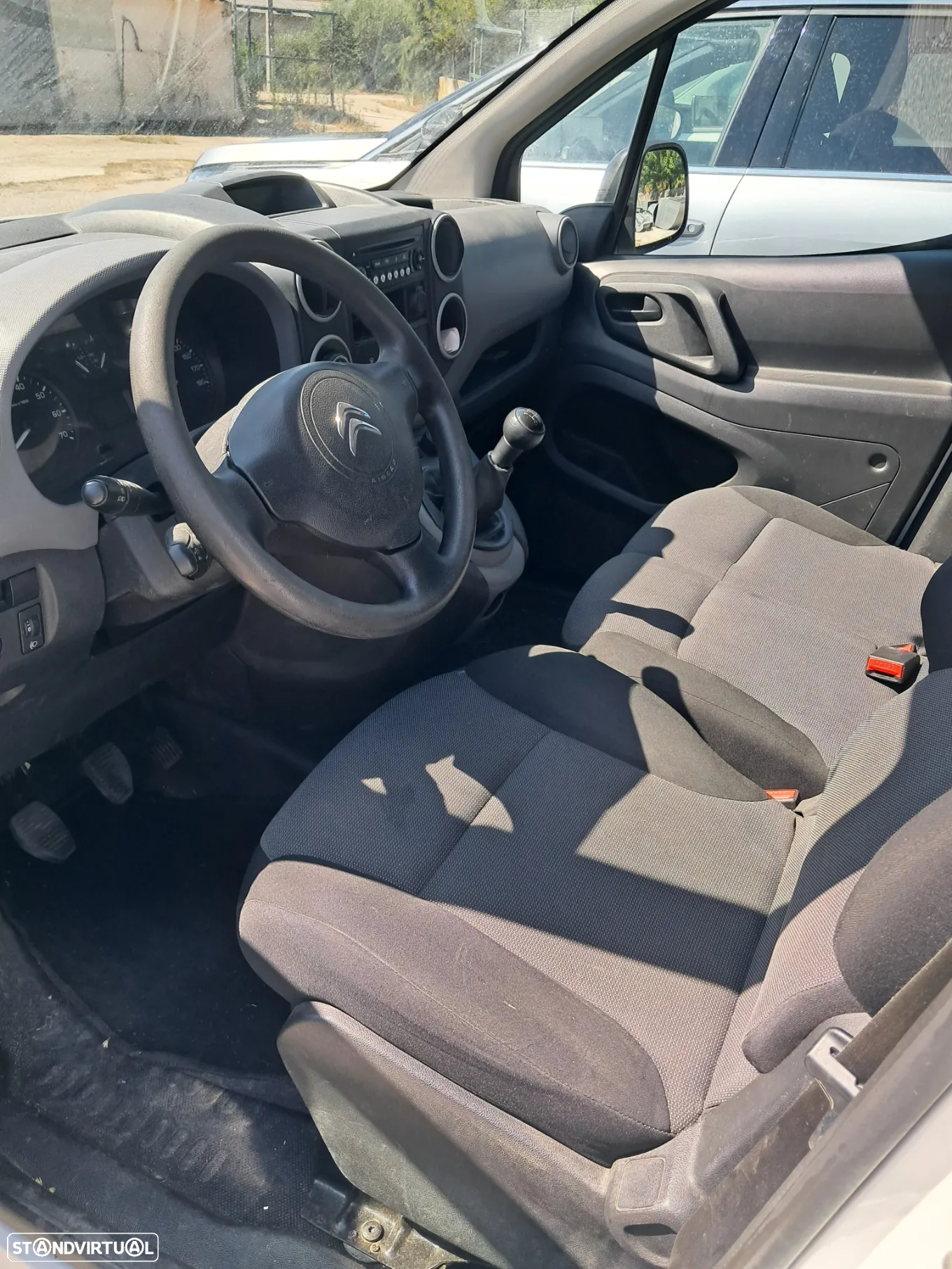 Citroën Berlingo 1.6 hdi 3 lugares iva dedutível - 6