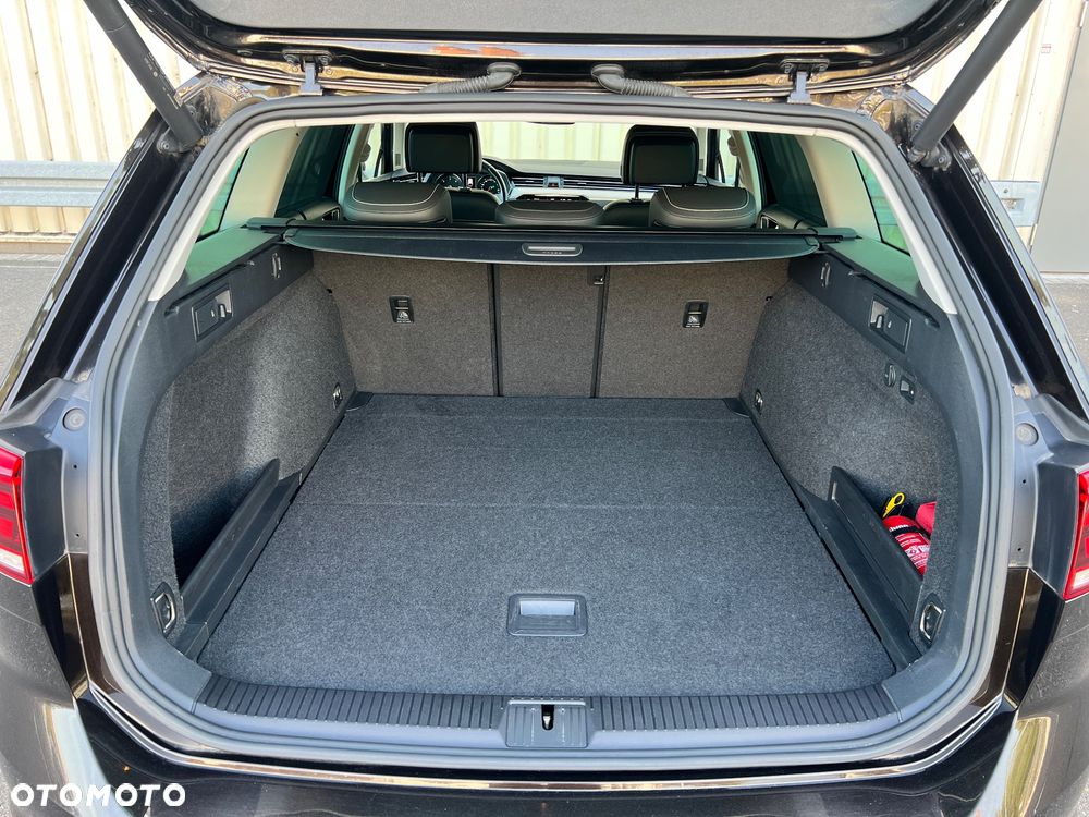 Volkswagen Passat 2.0 TDI EVO Elegance DSG - 33