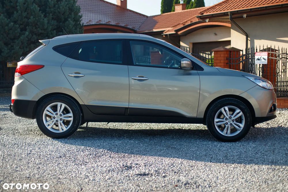 Hyundai ix35 1.7 CRDi 2WD blue Finale Silver - 13
