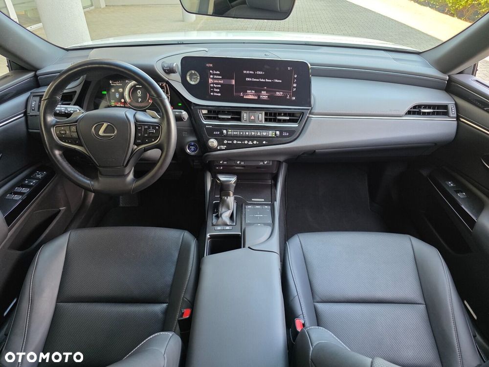 Lexus ES 300h Business Edition - 9