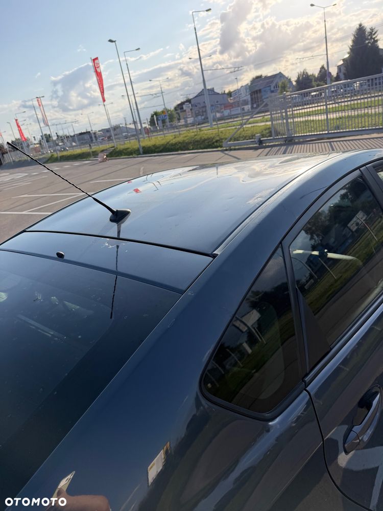 Toyota Prius 1.8 HSD Prestige - 9