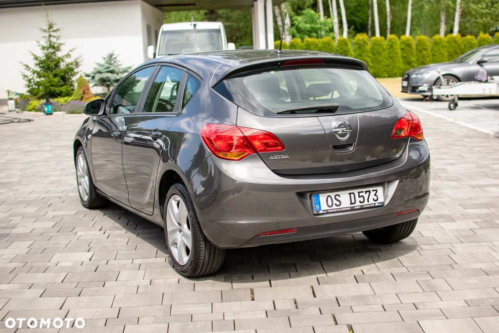 Opel Astra - 18