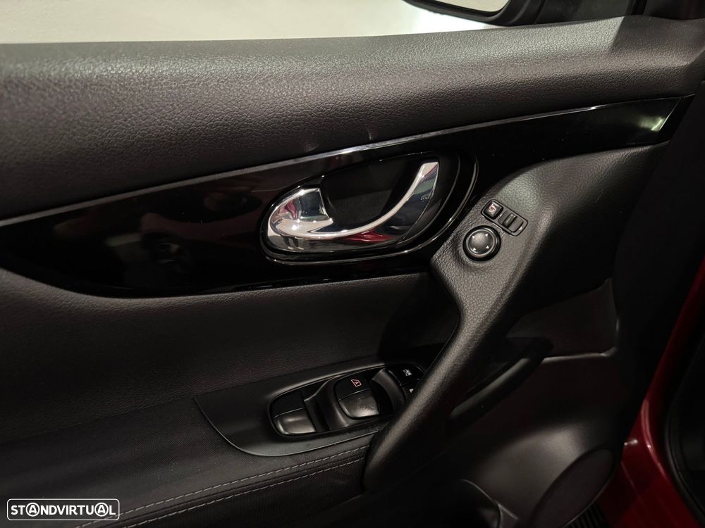 Nissan Qashqai 1.5 dCi N-Connecta 18 - 55