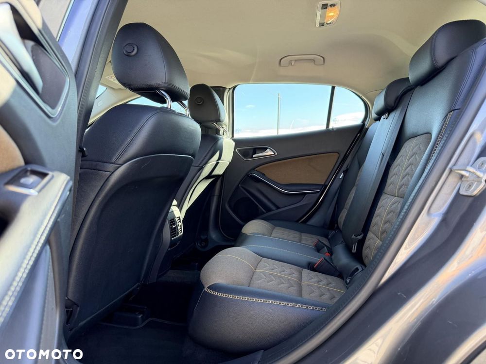 Mercedes-Benz GLA 220 4-Matic - 13