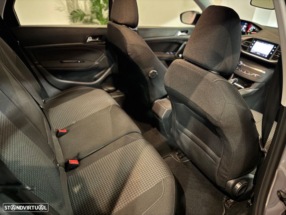 Peugeot 308 SW BlueHDi 130 EAT8 Style - 32