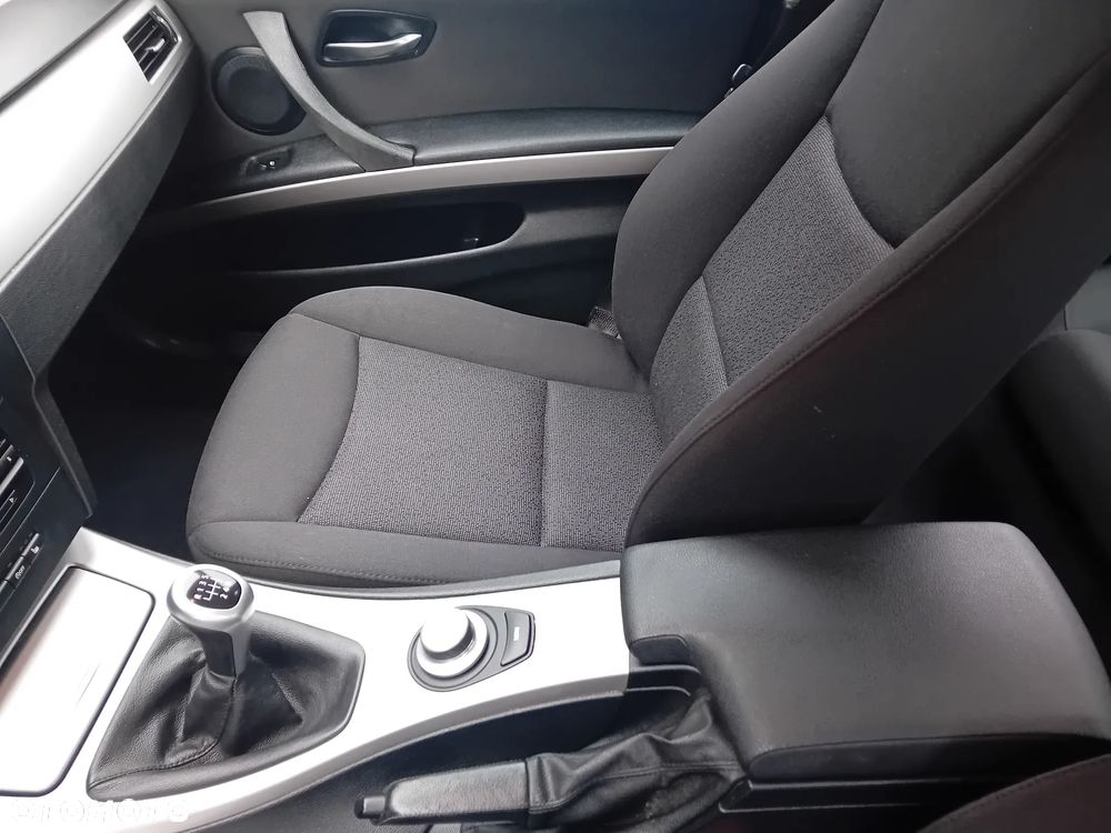 BMW Seria 3 318i Edition Exclusive - 24