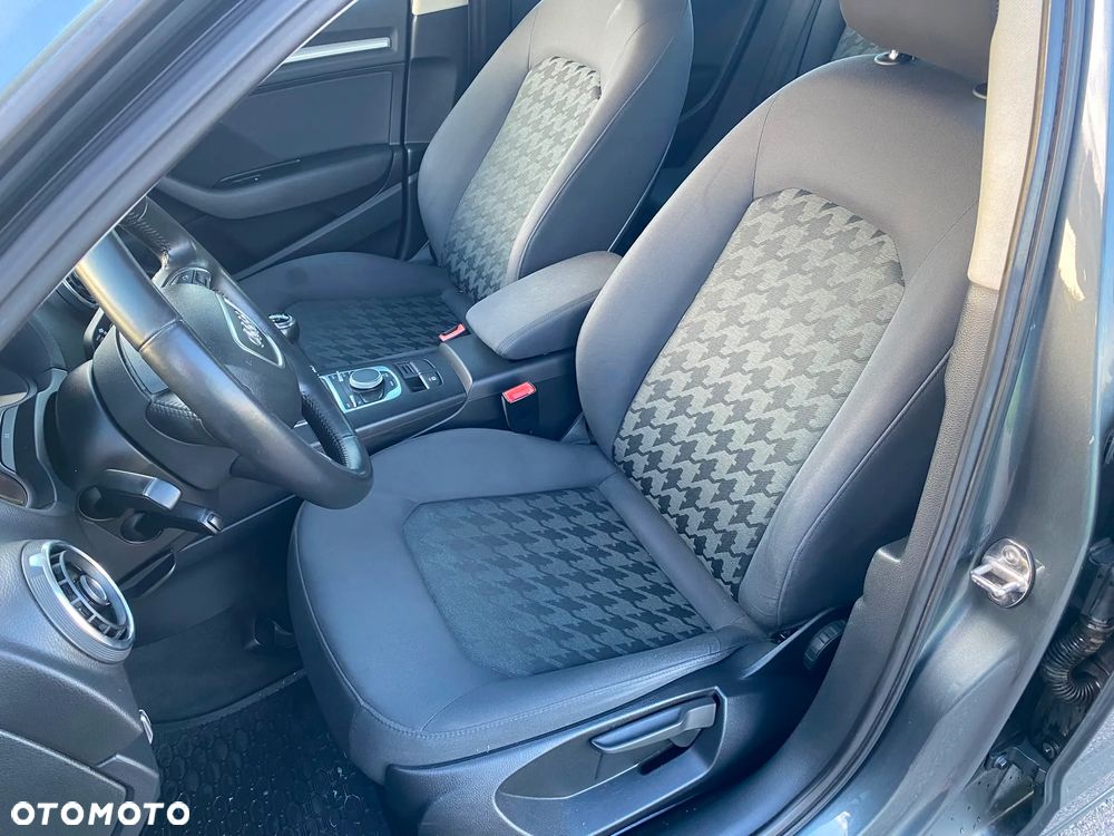 Audi A3 Sportback 1.6 TDI Ambiente - 8