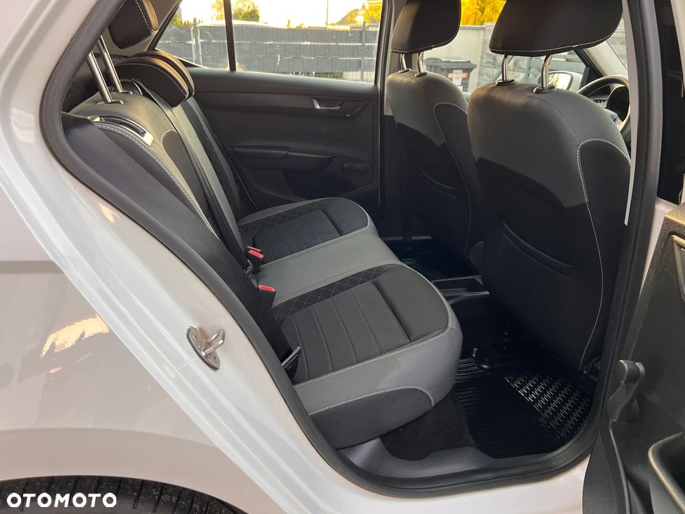 Skoda Fabia 1.0 Ambition - 9