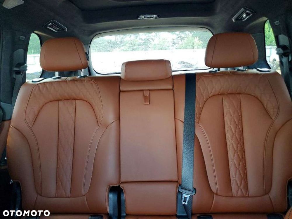 BMW X7 - 12