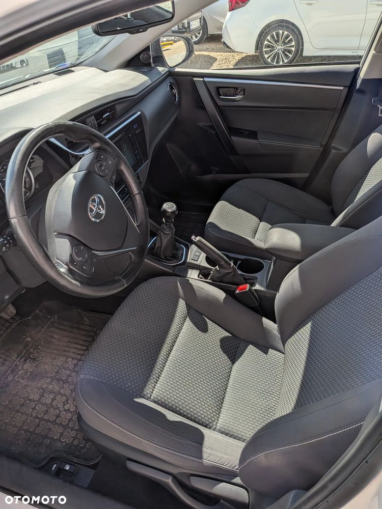 Toyota Corolla 1.6 Comfort - 11
