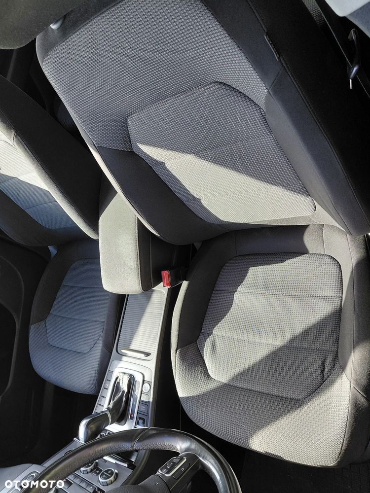 Volkswagen Passat 2.0 TDI Comfortline DSG - 28