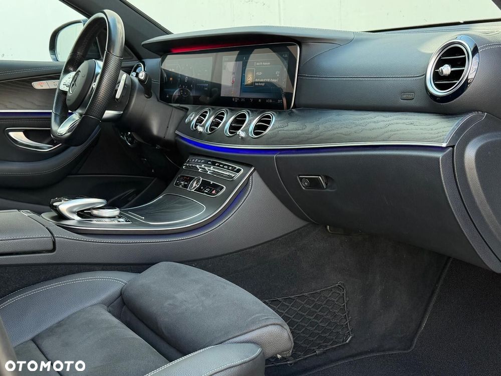 Mercedes-Benz Klasa E 220 d 4-Matic AMG - 27