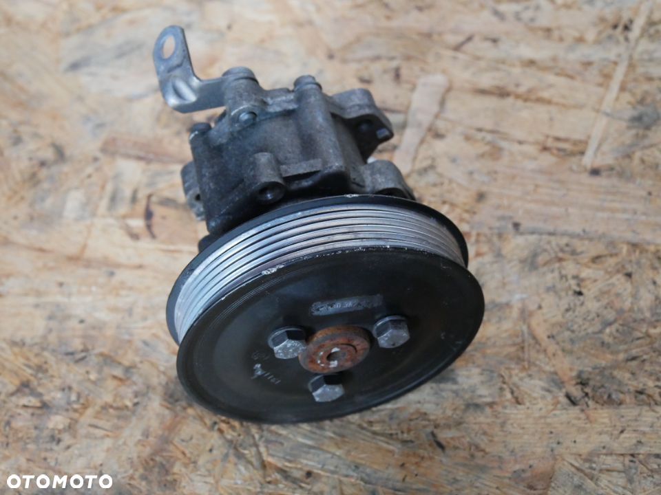 POMPA WSPOMAGANIA BMW X1 E84 2.0 TD 11' 678045902 - 1
