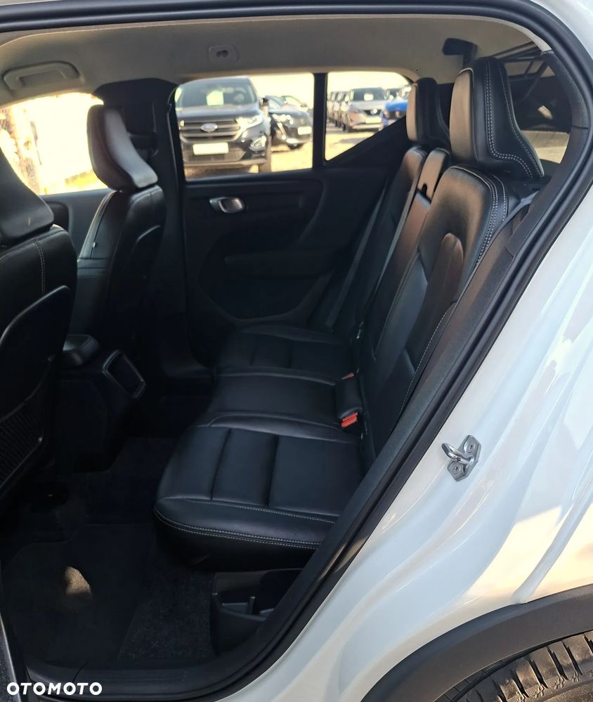 Volvo XC 40 D3 SCR Momentum Core - 11
