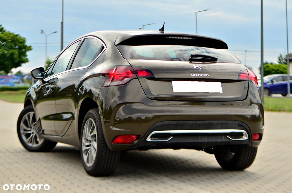 Citroën DS4 e-HDi 115 SoChic - 8