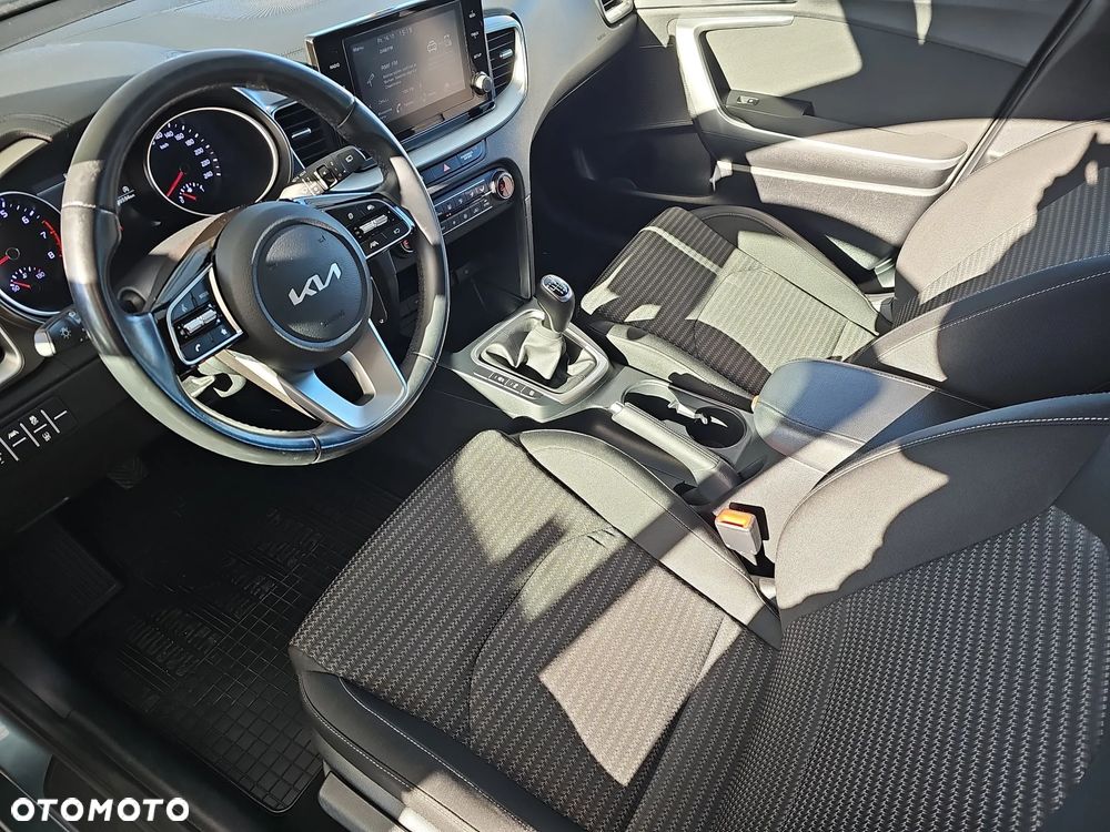 Kia Ceed 1.5 T-GDI M - 12