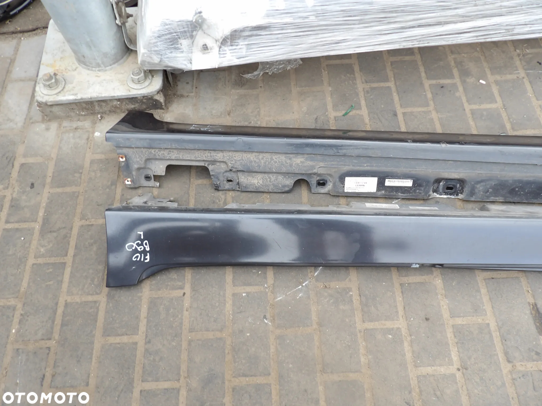 BMW - F10 - KOLOR B90 - LISTWY PROGOWE - PRAWA/LEWA - CENA ZA 1 SZT  - 7320772  7207091 - 2