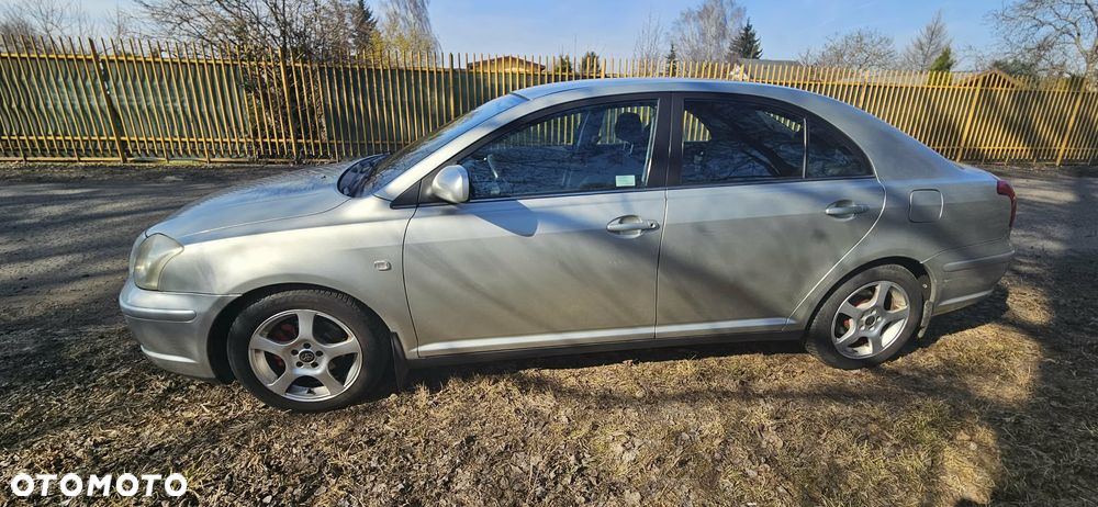 Toyota Avensis 1.8 VVT-i Sol - 1