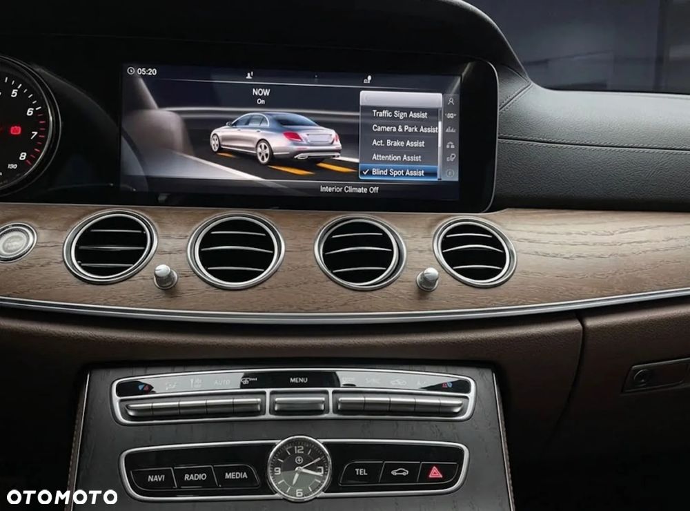 Mercedes-Benz Klasa E 200 9G-TRONIC Avantgarde - 12