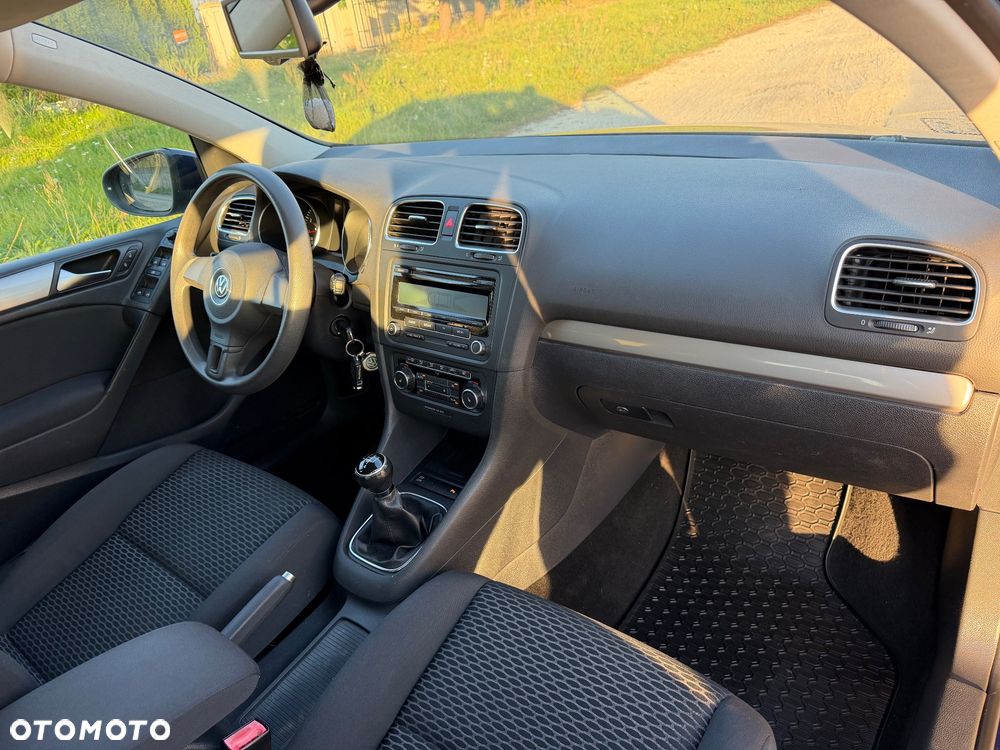 Volkswagen Golf 1.6 Comfortline - 23