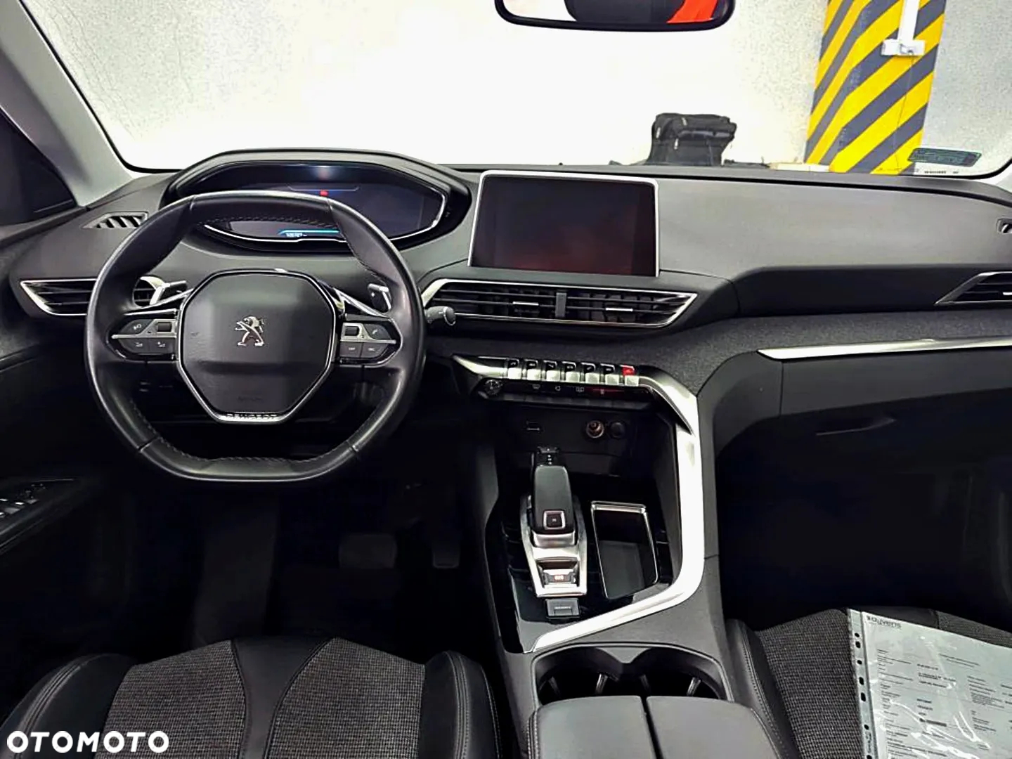 Peugeot 5008 1.6 PureTech Allure S&S EAT8 - 8