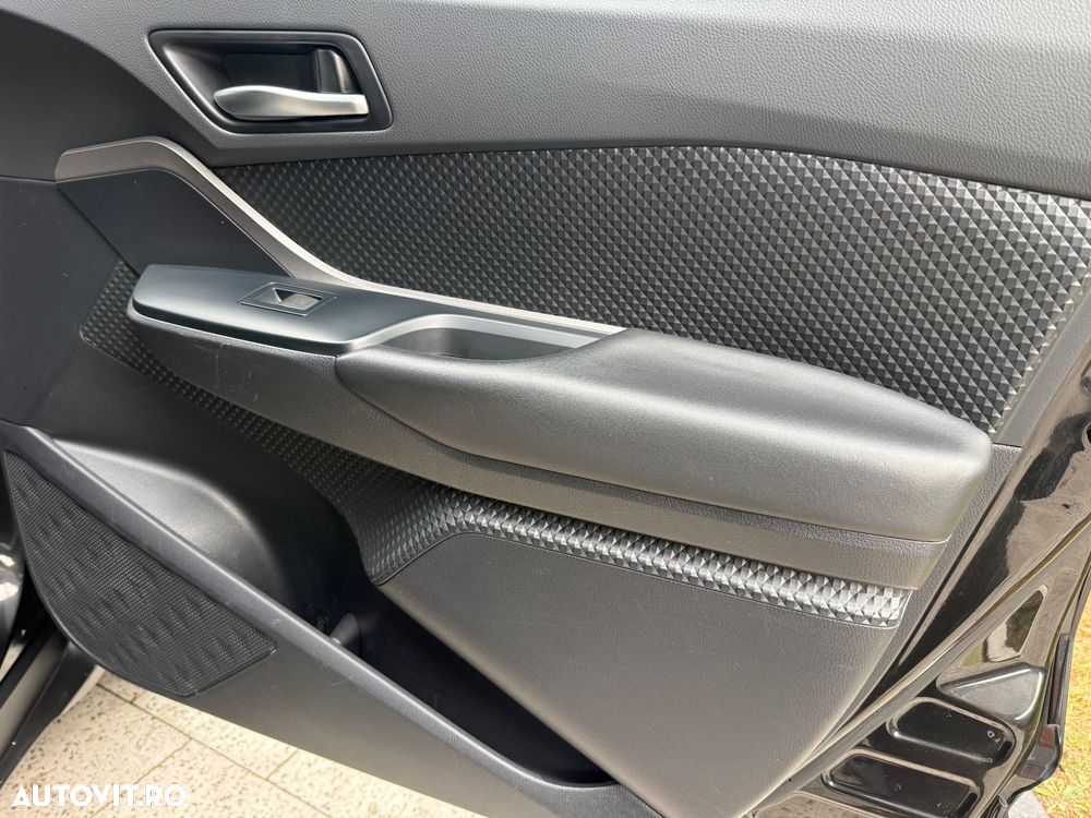Toyota C-HR Lounge - 32