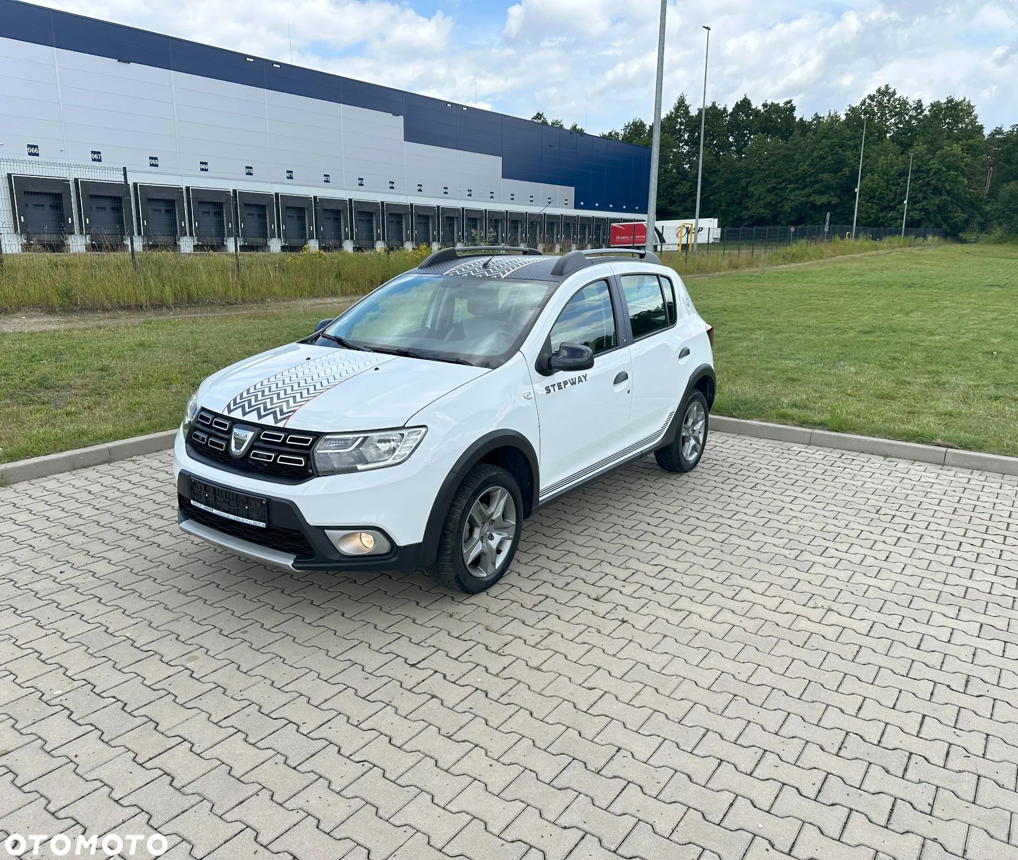 Dacia Sandero Stepway TCe 90 S&S Celebration - 1