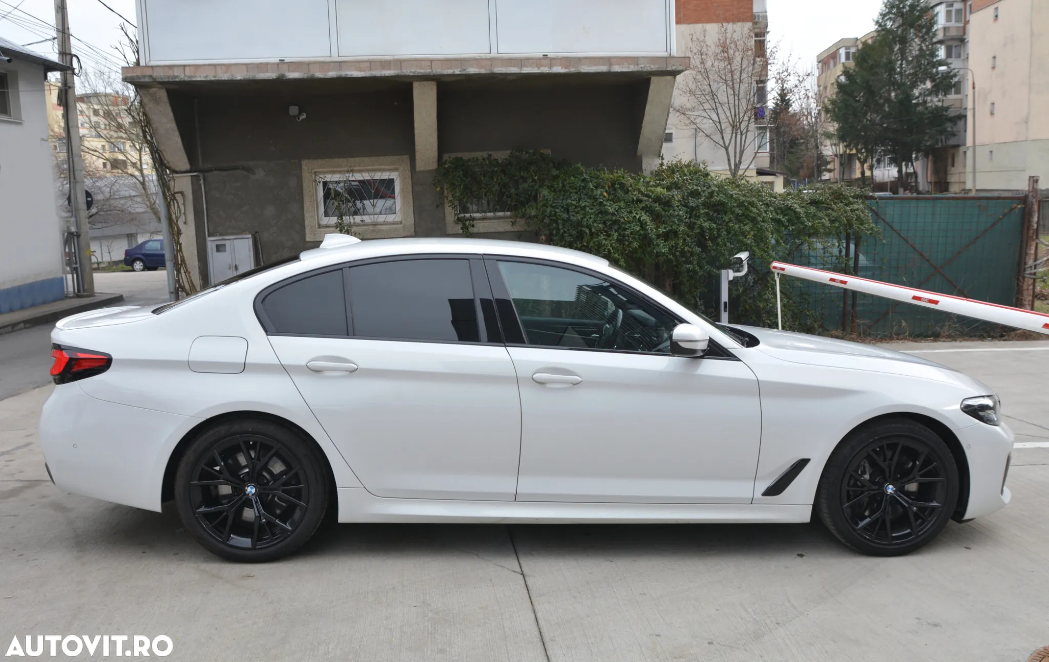 BMW Seria 5 530d AT MHEV - 19