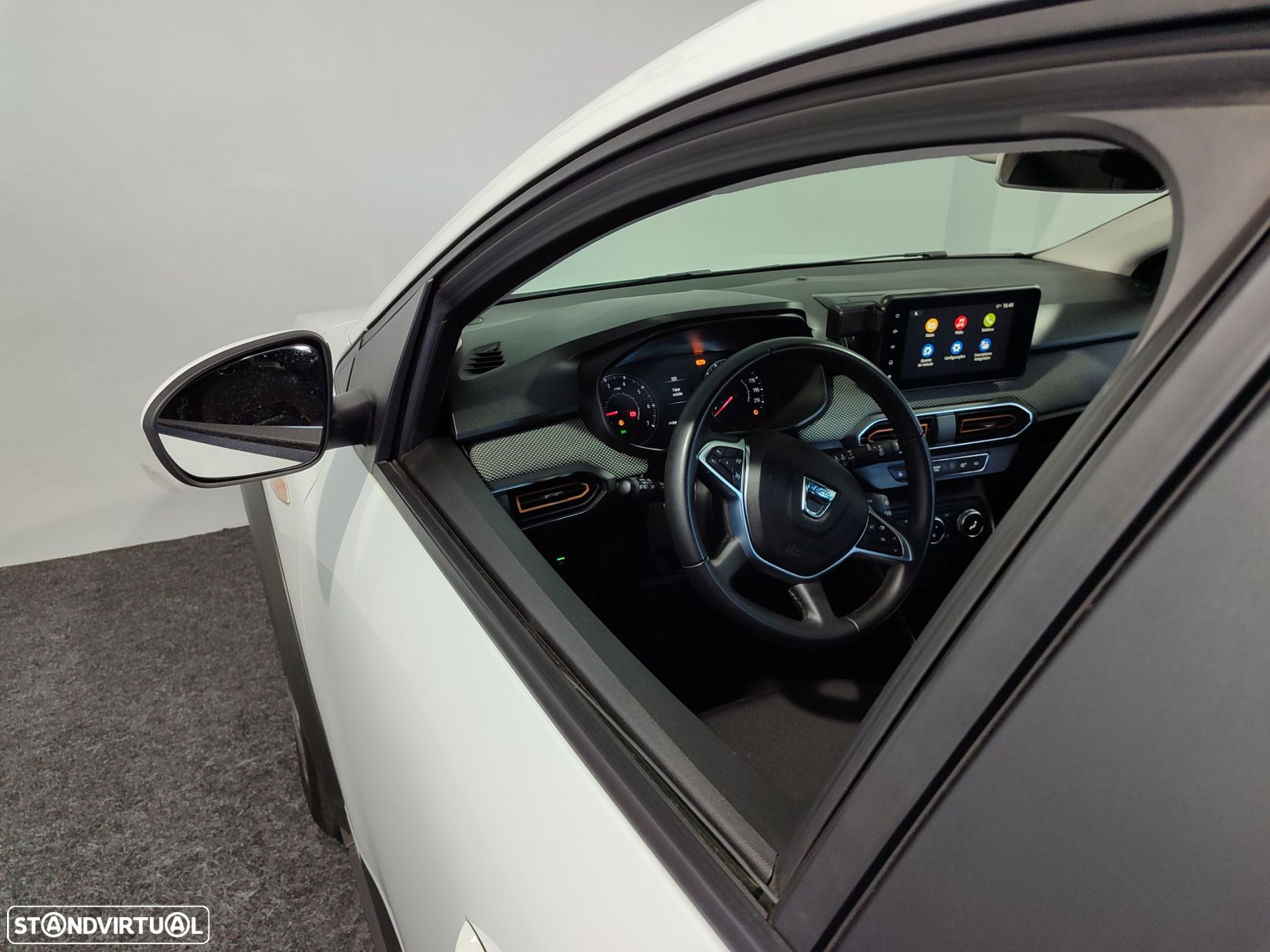 Dacia Sandero - 8