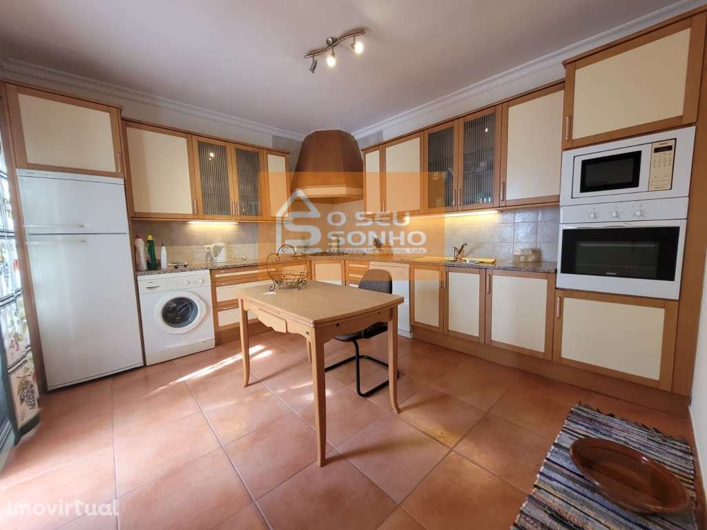 Moradia Tradicional T4 com Terreno em São Brás de Alportel - Grande imagem: 3/41