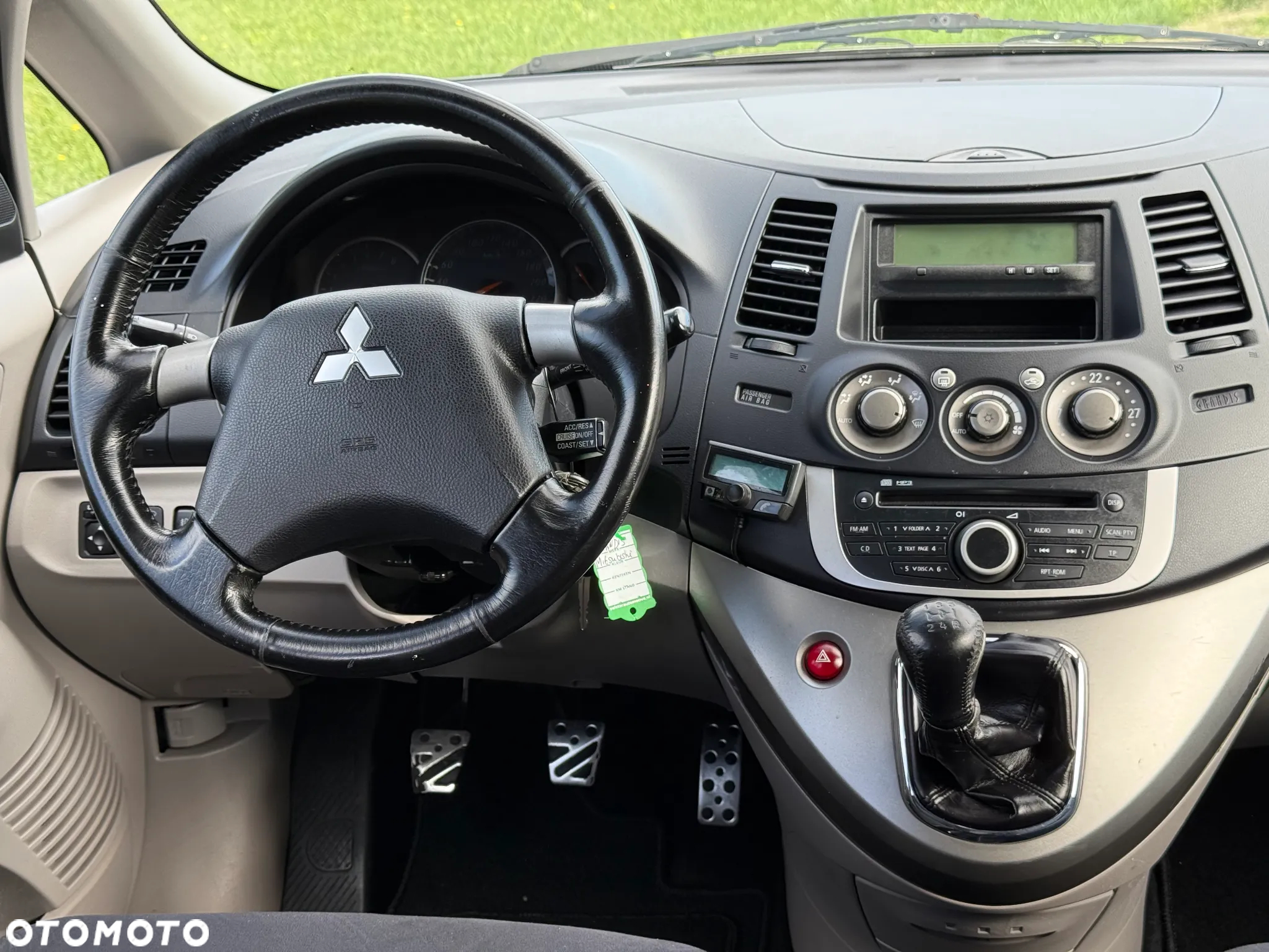 Mitsubishi Grandis - 36
